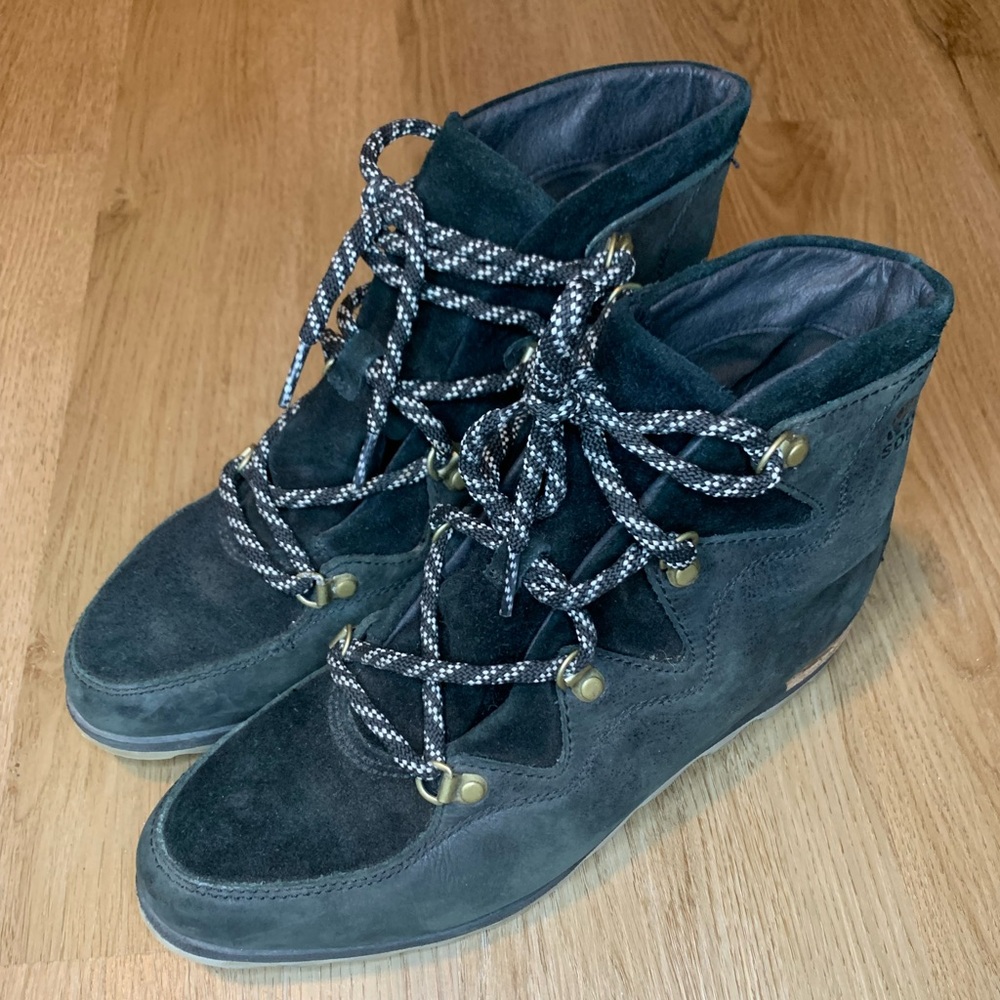 Sorel Sneakchic Alpine Booties Black Leather Suede Lace Up Size 8.5